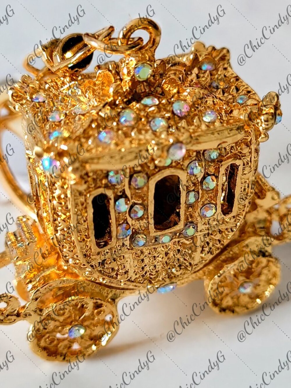 👑 Gold Cinderella Coach Carriage Rhinestone Purse Bag Charm Keychain